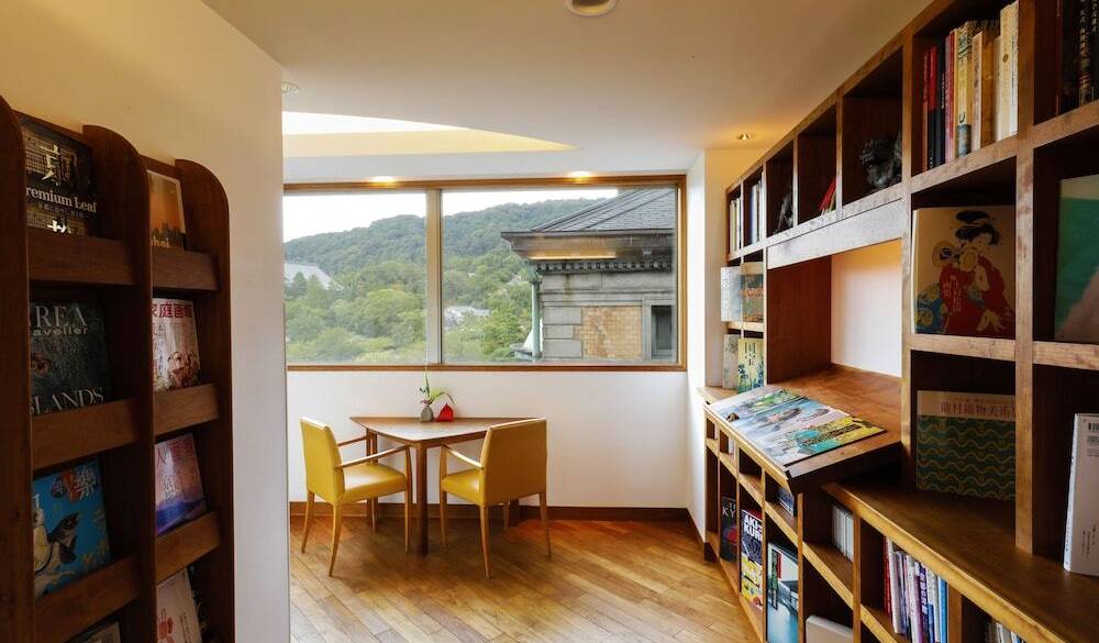 ライブラリー / 2