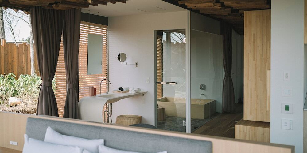 客室内のダイニングエリア