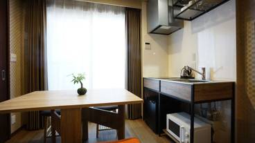 客室内のダイニングエリア / 24