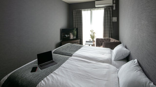 デラックス ツインルーム シングルベッド 2 台