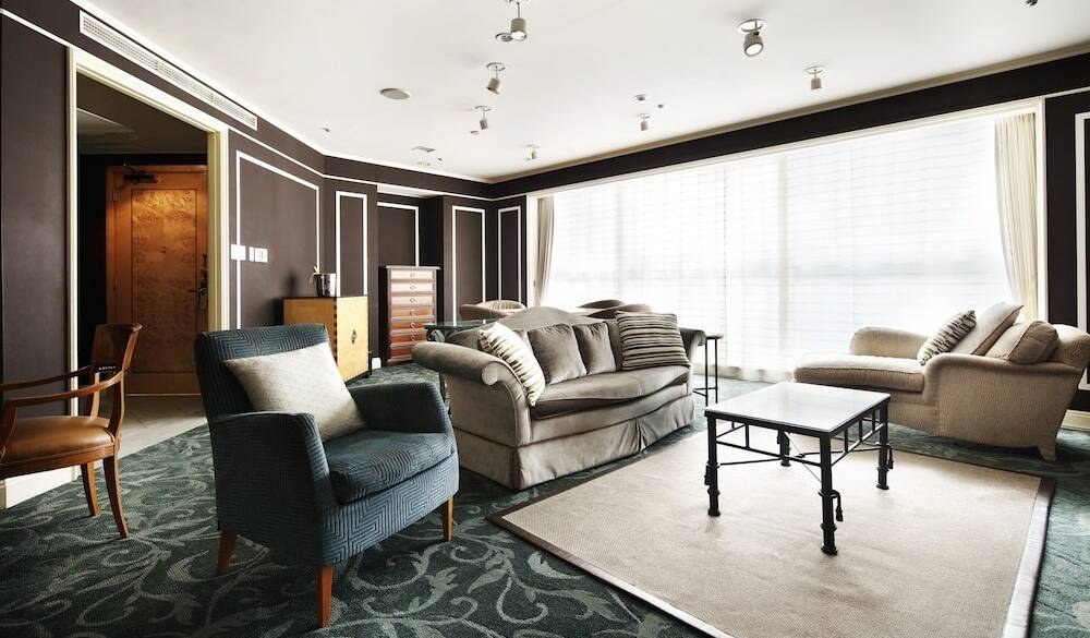 広くておしゃれ！
モダンな内装の客室 / 3