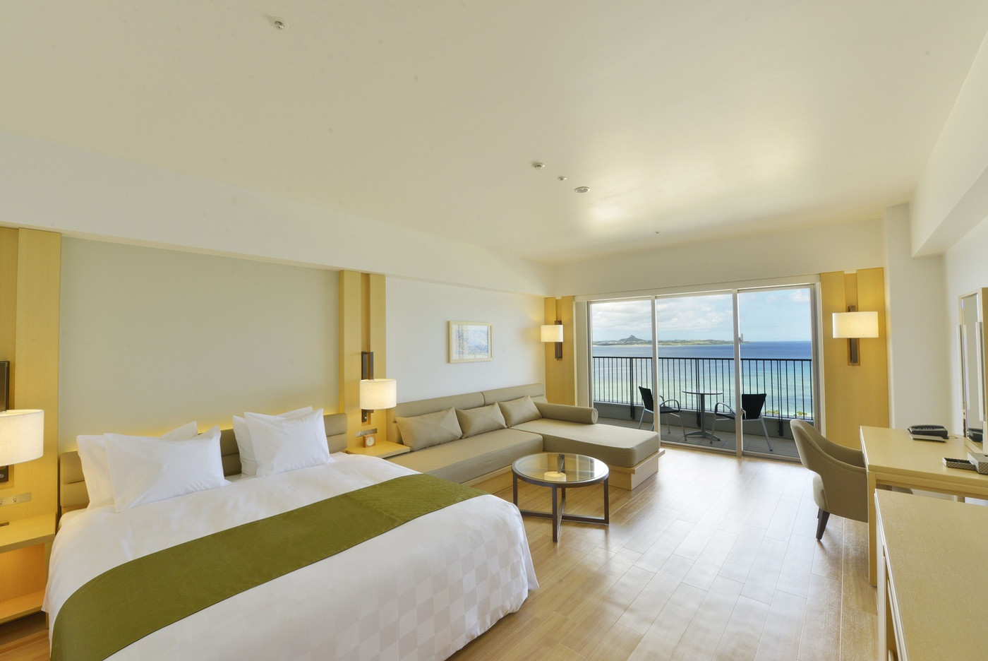 天然温泉と海景色に癒される3997855