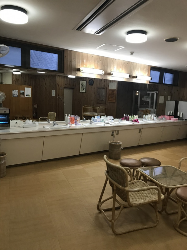 風呂脱衣室　アメニティがたくさんでした