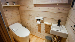 【コテージ B】2階建て2LDK (55平米) 無料WIFI 禁煙