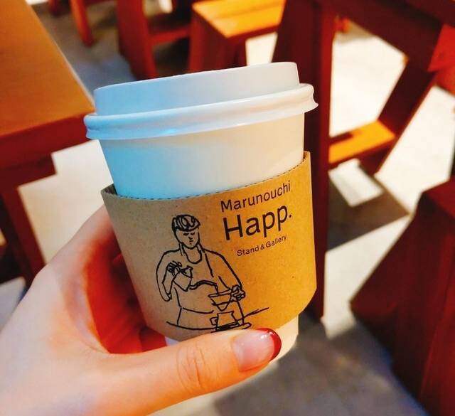 お洒落な丸の内仲通りで
一息するカフェタイム / 4