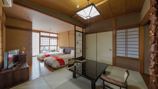 [本館] 庵 ~ 源泉かけ流し半露天檜風呂 - 和洋室