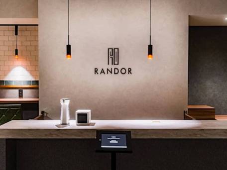 ランドーホテルなんば大阪スイーツ / 1