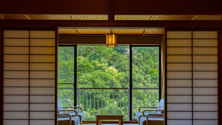 [山側眺望] 純和風客室 (和室12.5畳) (スタンダード)