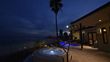 屋外スパ浴槽 / 1