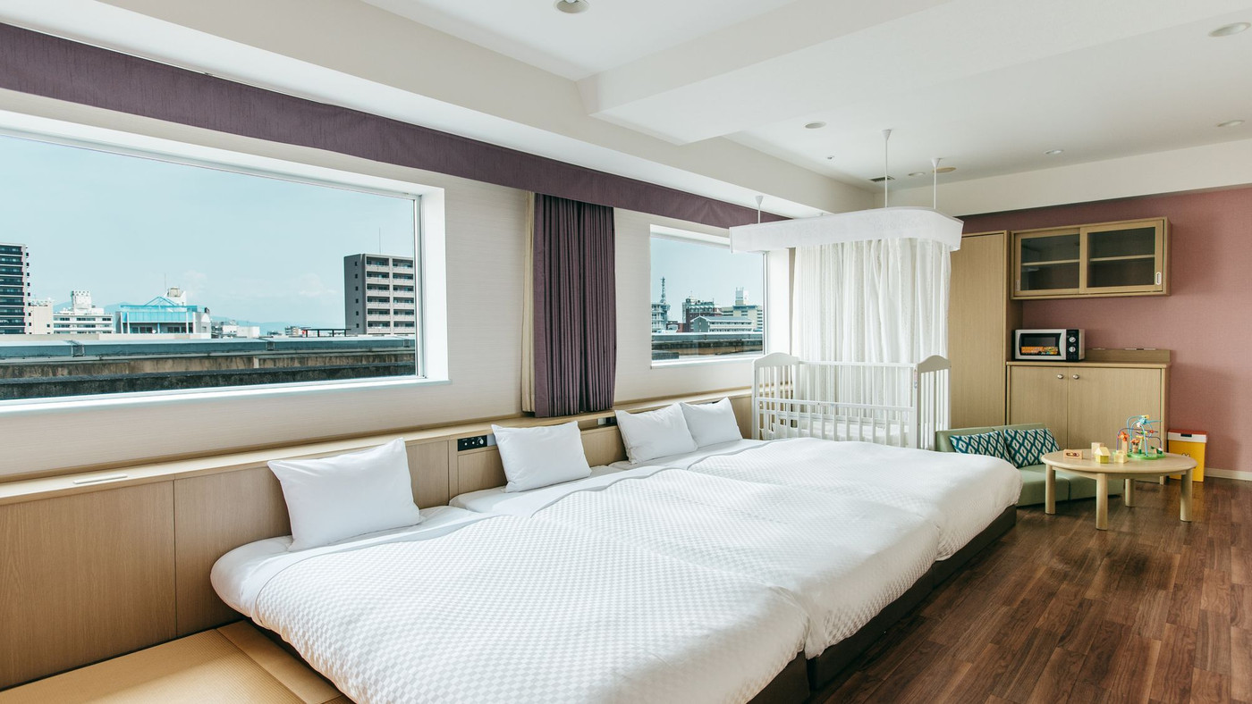 絵本やおもちゃに囲まれる♡安心のベビールームがおすすめ4754195