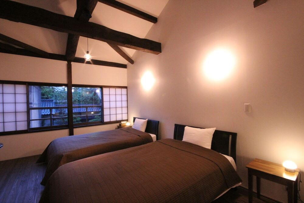 機能性を高めた金沢の町家を借り切るゲストハウス4083992