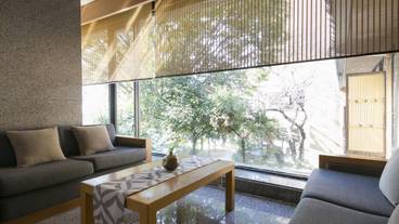 ロビーラウンジ / 13