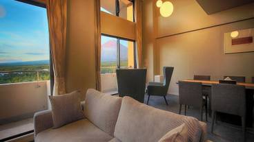 客室内のダイニングエリア / 34