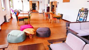 ロビーラウンジ / 3