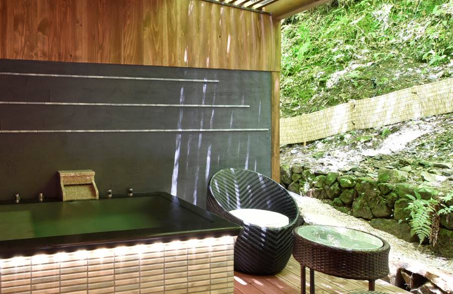 「山のテラス」客室露天風呂 / 1