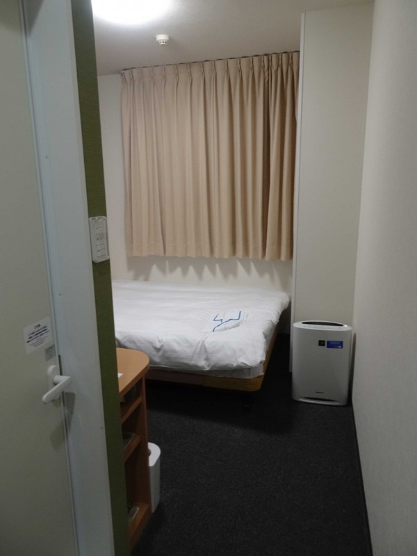 部屋を入るとこんな感じ