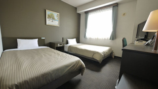 ツインルームシングルサイズベッド 2 台喫煙可