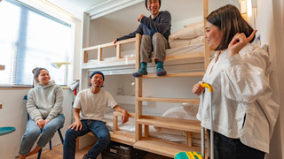 4 人部屋 (チェックインは22時30分まで) 禁煙