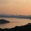 夕景に浮かぶ淡路島大橋