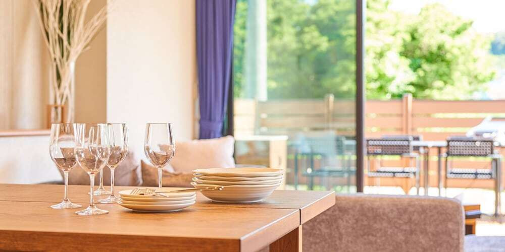 客室内のダイニングエリア