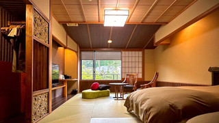 [禁煙] 東館 庭園眺望 モダン和室13畳 バス/トイレ/洗面付