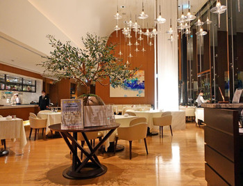 山々と海、自然と一体化するビューバス4090919