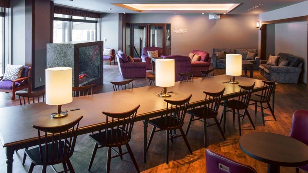 ロビーラウンジ / 3