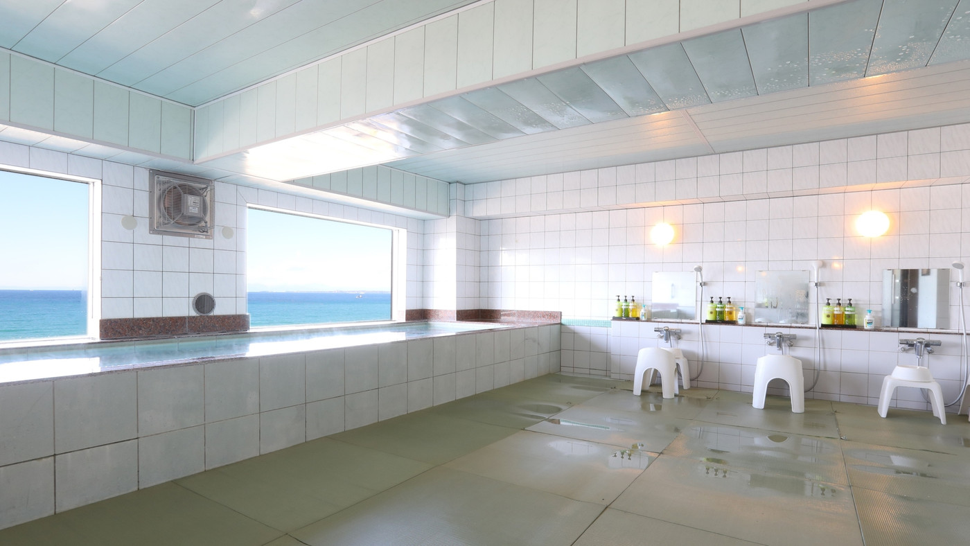 女子会の後に展望大浴場でまったり！3481086