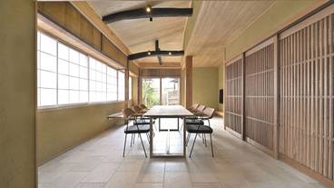 客室内のダイニングエリア / 10