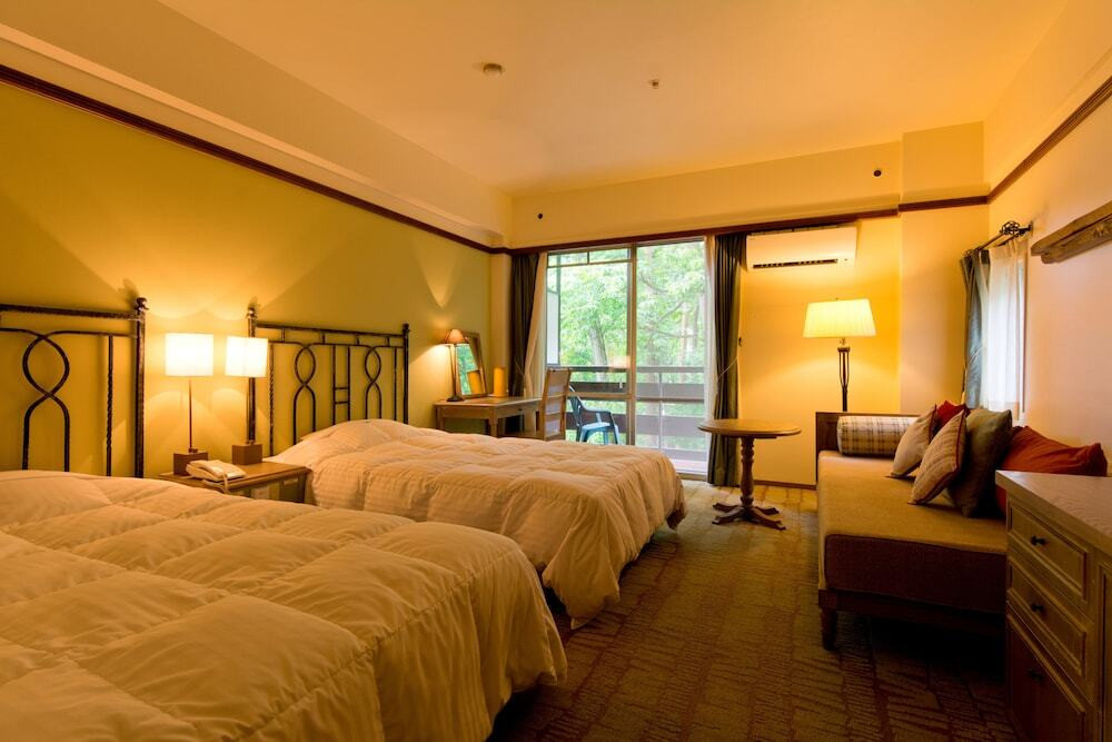 7. 標高約1200ｍで森と温泉に癒される「草津温泉ホテルヴィレッジ」3487076