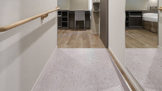 ダブルルームダブルサイズベッド 1 台ソファーベッド付き