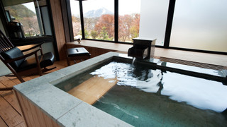 露天風呂付特別室（レストランでの会席料理の夕食込）