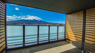 特別室 デラックスツインルーム - 富士山側 テラス付き (25.64平米)