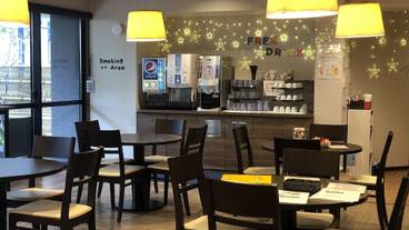 ロビー応接スペース / 3