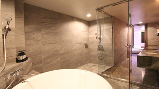 ファミリー プレジャールーム (洗い場つきバスルーム、トイレ個室、ダブルシンク、二段ベッド有)