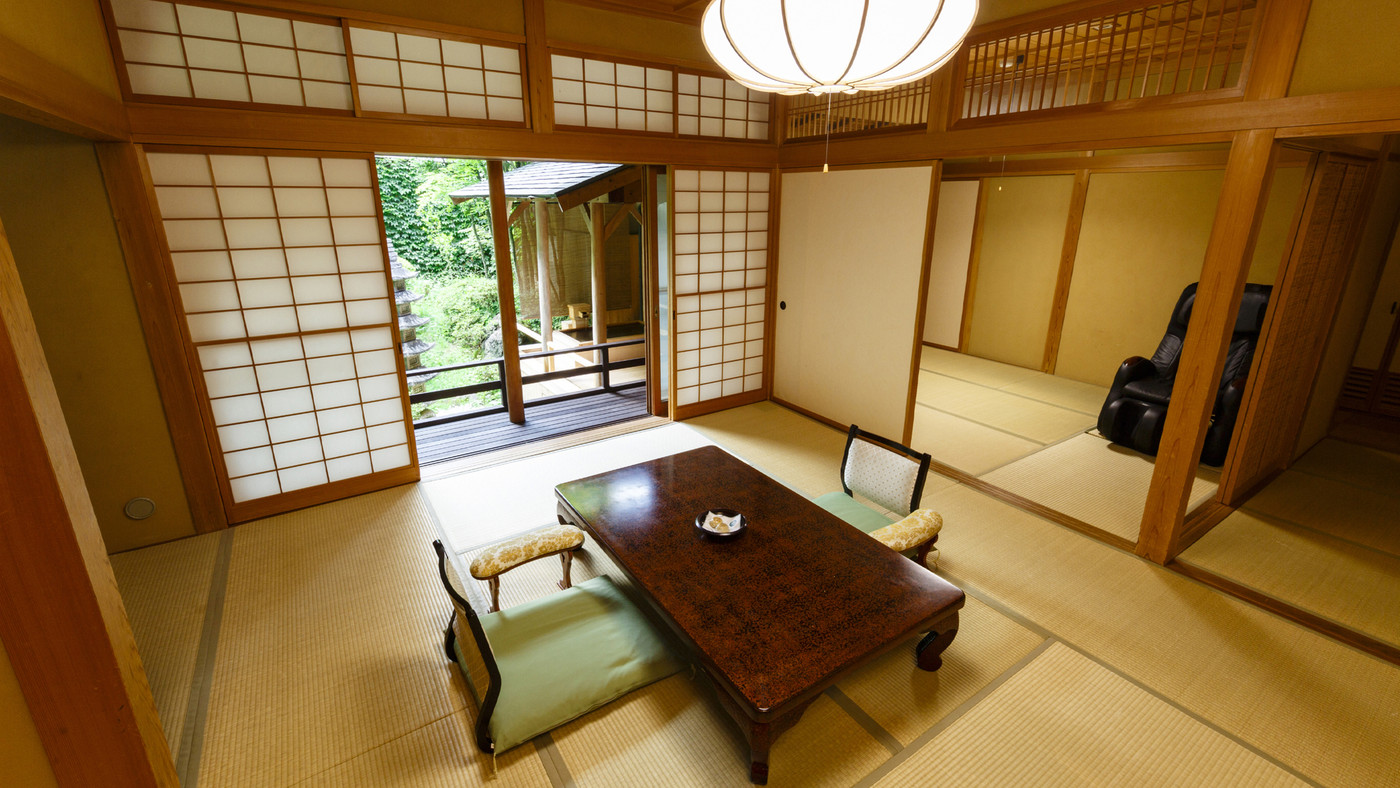 6. 純和風の空間にほっこり。北向観音の隣の老舗旅館「かしわや本店」3445107