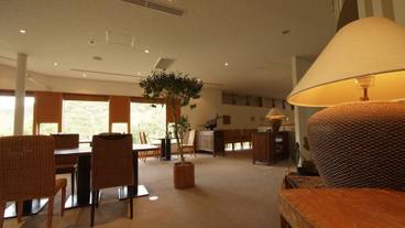 朝食スペース / 8