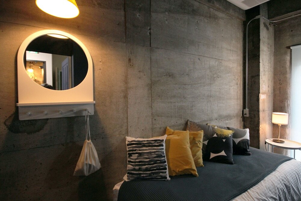 3. 個性豊かなお部屋がそろうリノベ宿「SUNNY DAY HOSTEL」4088367