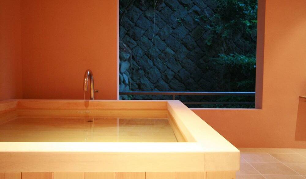 貸切風呂「花」 / 1