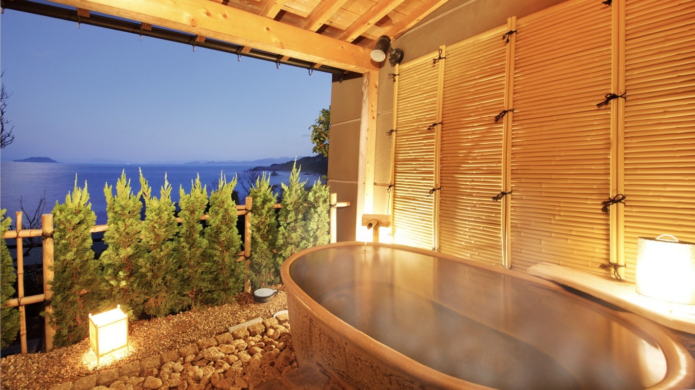 伊根の静寂さが彼との距離を縮める3737699