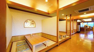 旅館のお食事処 / 30