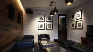 カラオケ ルーム / 4