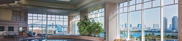 東京のプール付きホテルで都心にいながらリゾート気分♪大人時間を過ごせる7選