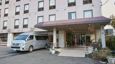 施設の入り口 / 13