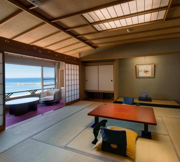 広々としたお部屋で
心置きなく寛いで / 1