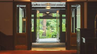 施設の入り口 / 11