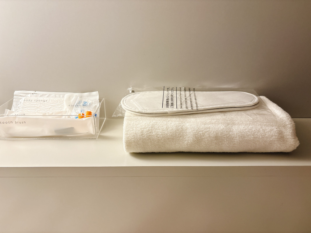 使い捨てスリッパもある