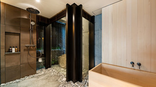 プレミアム ルーム ダブルベッド 2 台 (Garden)