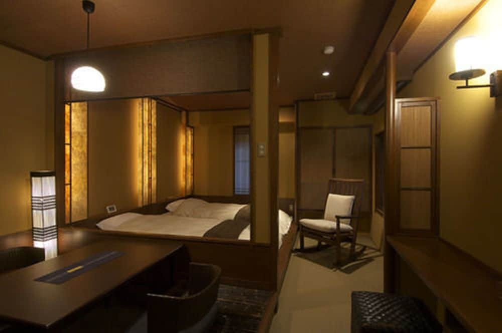 草津温泉 昔心の宿 金みどり（クサツオンセン ムカシゴコロノヤド カネミドリ） / 1