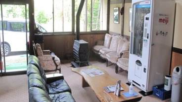 ロビー応接スペース / 3